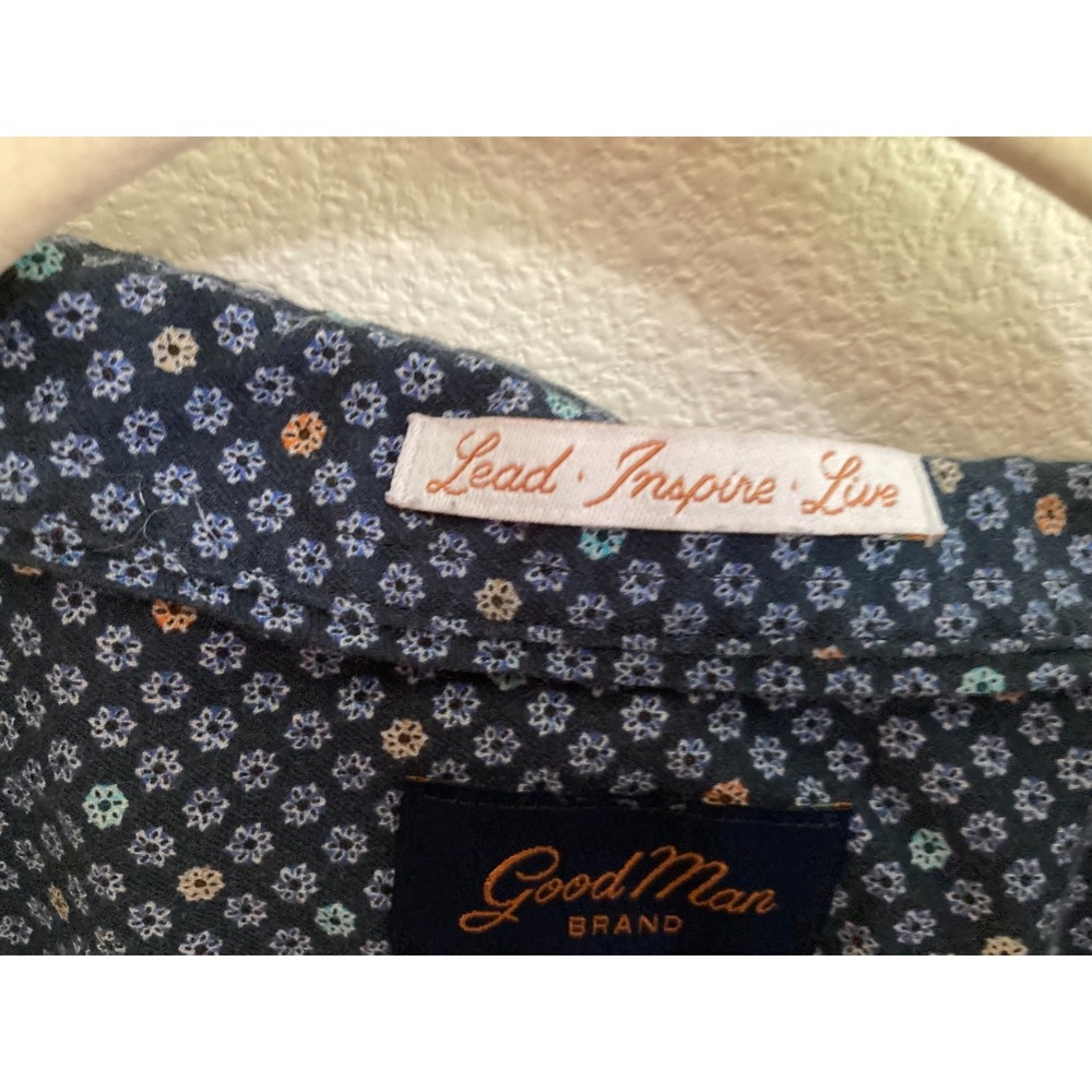Good Man Brand Blue Button Up Shirt Size M Medium Men Short Sleeve Geometric - Picture 3 of 9